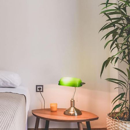 Neoclassical Apartment Near Acropolis - Livingstone Crystal Атина Екстериор снимка