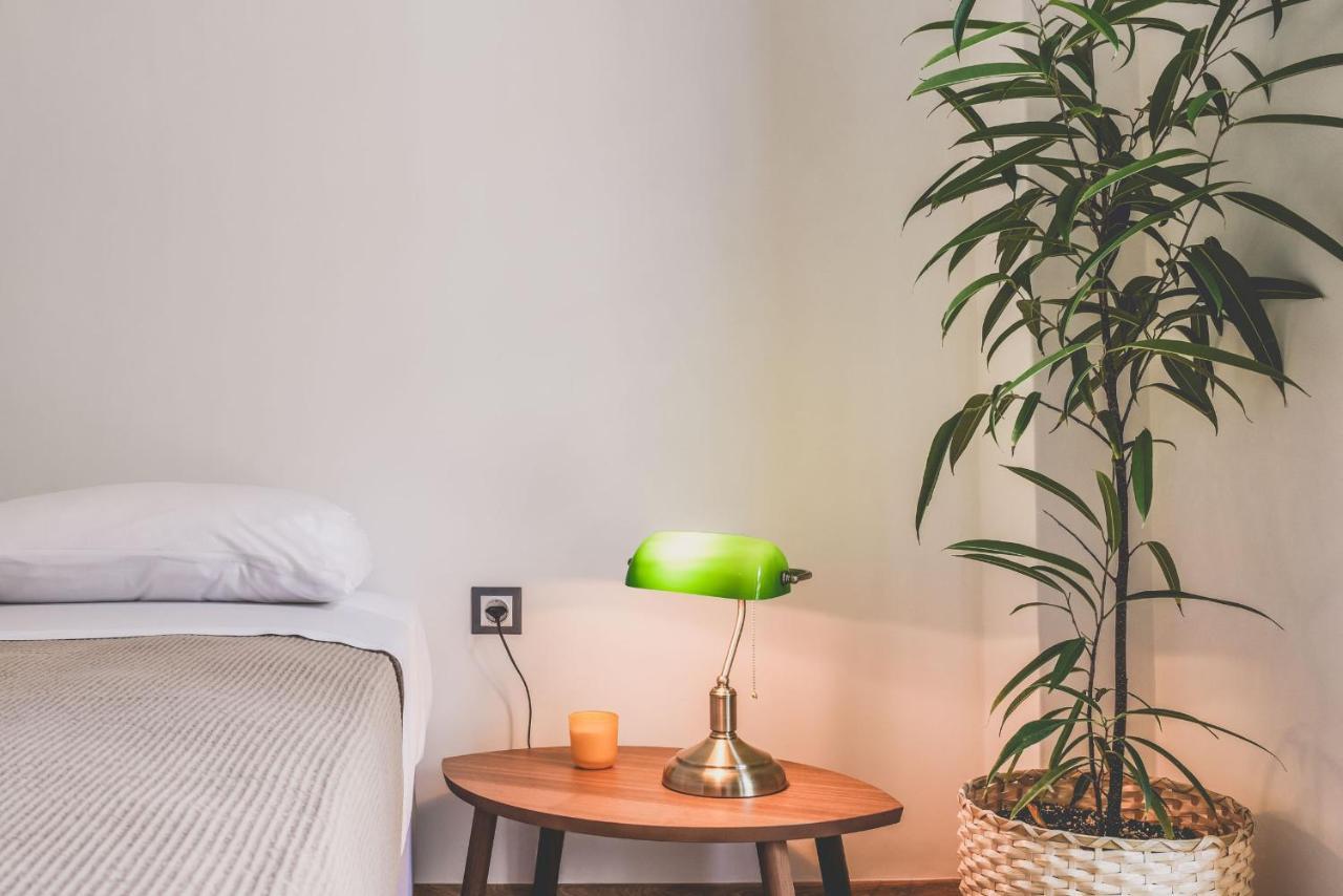Neoclassical Apartment Near Acropolis - Livingstone Crystal Атина Екстериор снимка