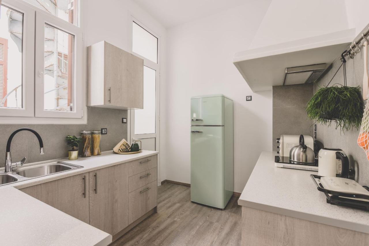 Neoclassical Apartment Near Acropolis - Livingstone Crystal Атина Екстериор снимка