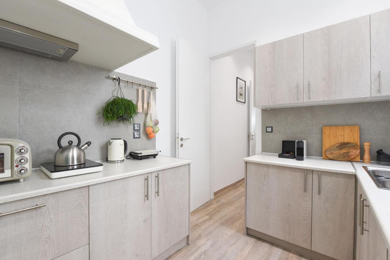 Neoclassical Apartment Near Acropolis - Livingstone Crystal Атина Екстериор снимка