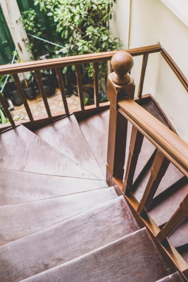 Neoclassical Apartment Near Acropolis - Livingstone Crystal Атина Екстериор снимка