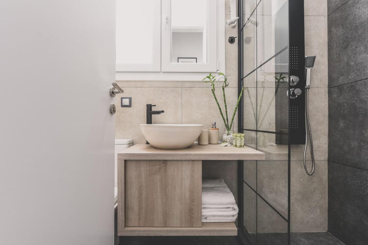 Neoclassical Apartment Near Acropolis - Livingstone Crystal Атина Екстериор снимка