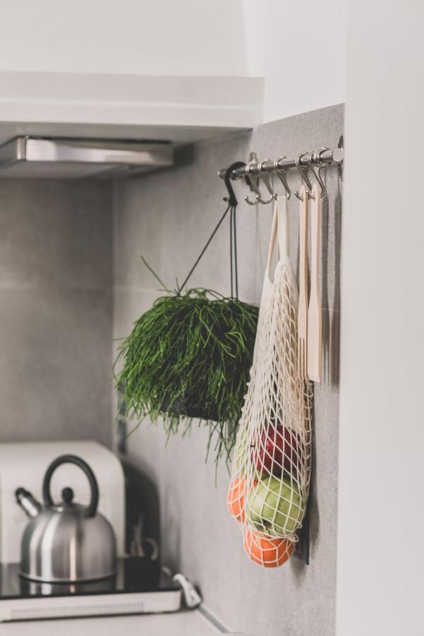 Neoclassical Apartment Near Acropolis - Livingstone Crystal Атина Екстериор снимка